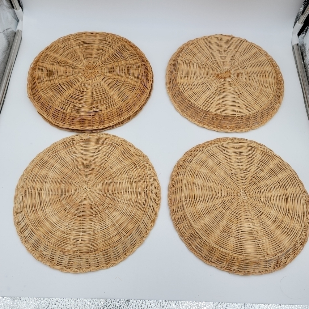 Set Of 5 Rattan Tan Plate Chargers One Size - Picture 4 of 9